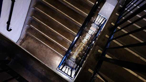 楼梯井图片下载