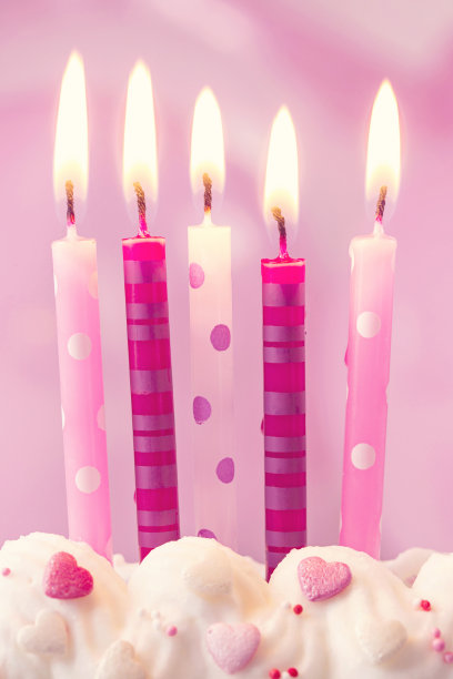 粉红色的生日蜡烛图片下载