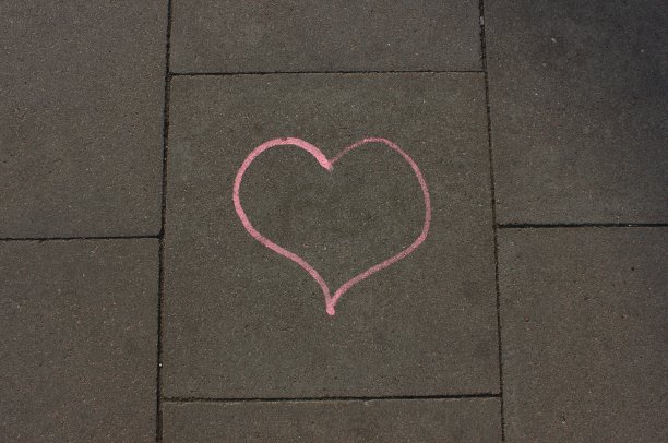 粉红色的心图片下载