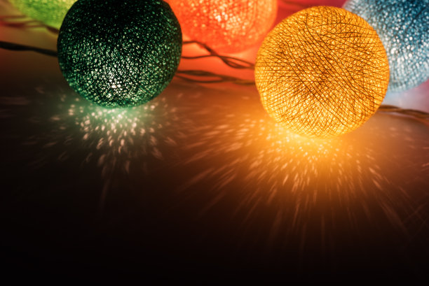 用纤维覆盖的圣诞灯图片下载