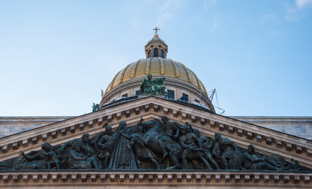 圣以撒大教堂的浮雕图片下载