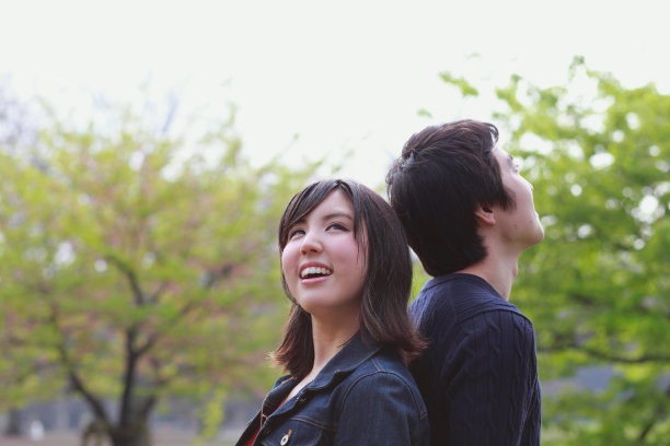 年轻的夫妇图片下载