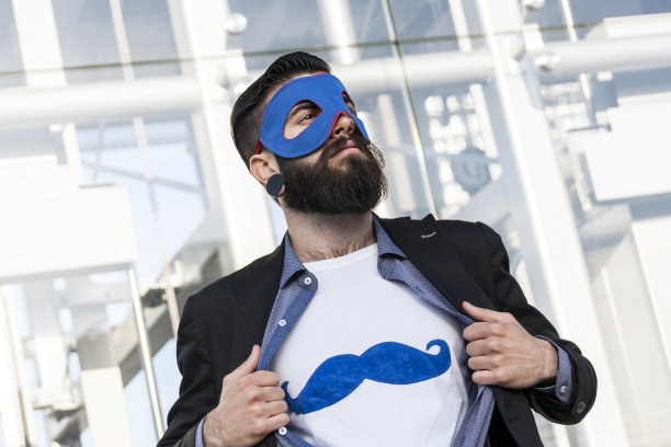 年轻潮人英雄图片下载