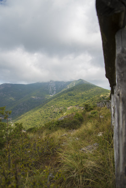 美丽的罗多宁山脉图片下载