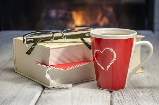 壁炉边的热茶图片下载