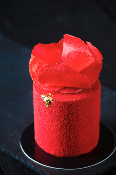 草莓慕斯蛋糕图片下载