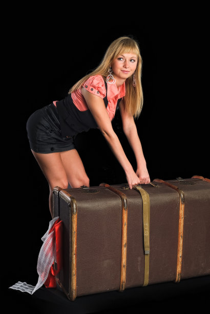 提箱美女图片下载