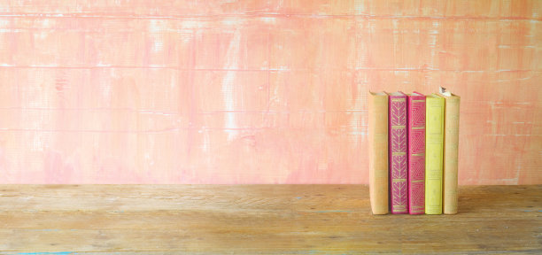 一排排的书，邋遢的背景图片下载