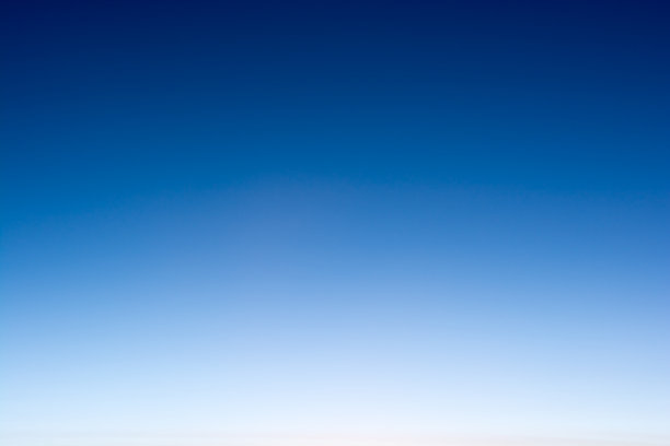 蓝色的天空背景图片下载