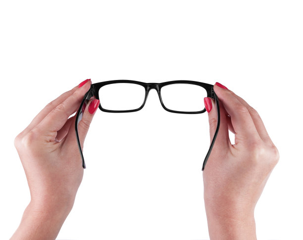 女人手里拿着黑眼镜图片下载