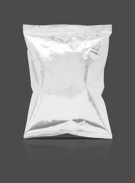 空白包装箔零食袋孤立在灰色背景图片下载