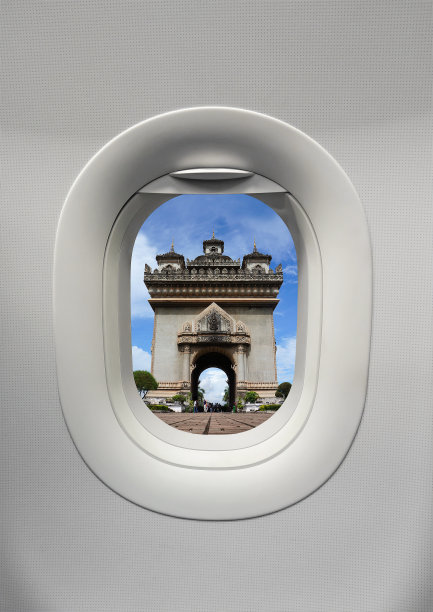 飞机窗口的老挝地标图片下载