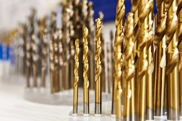 一套钻头的金属和木材在商店图片下载