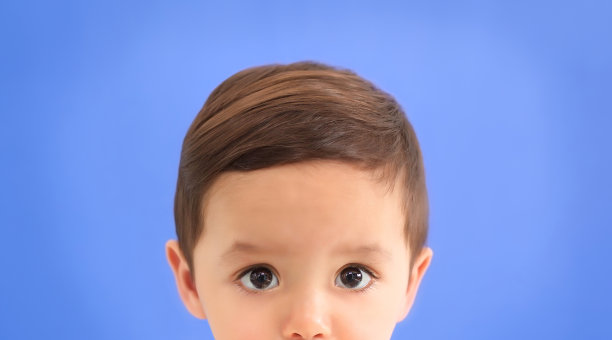 可爱的小男孩图片下载