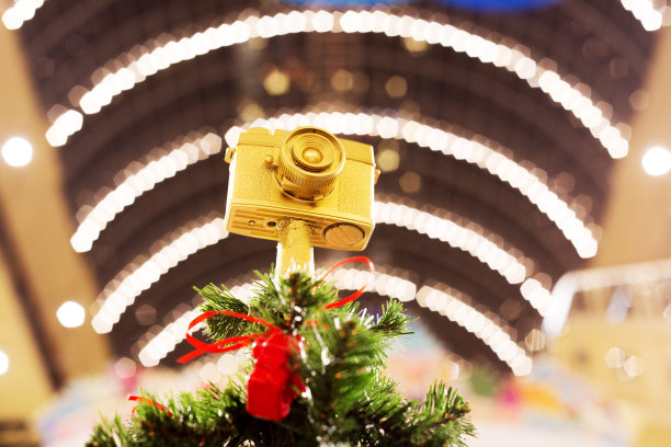 金色圣诞冷杉树顶尖，顶饰为一图片下载