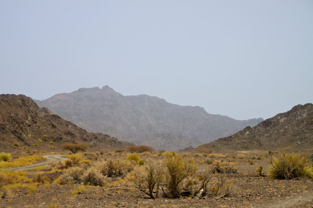 阿曼沙漠群山图片下载