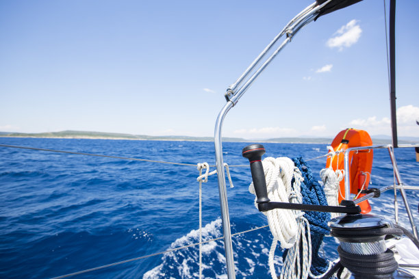 美国国旗的帆船和船-股票形象图片下载