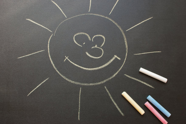 太阳是用粉笔画的图片下载