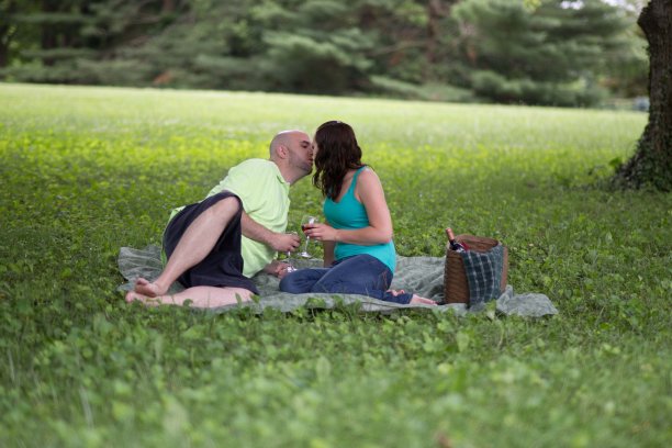 《吻》图片下载