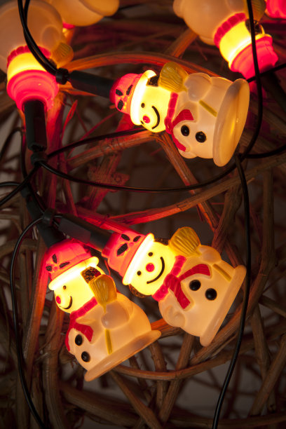 雪人电灯泡图片下载