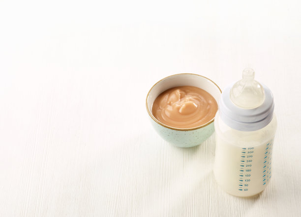 婴儿奶瓶图片下载