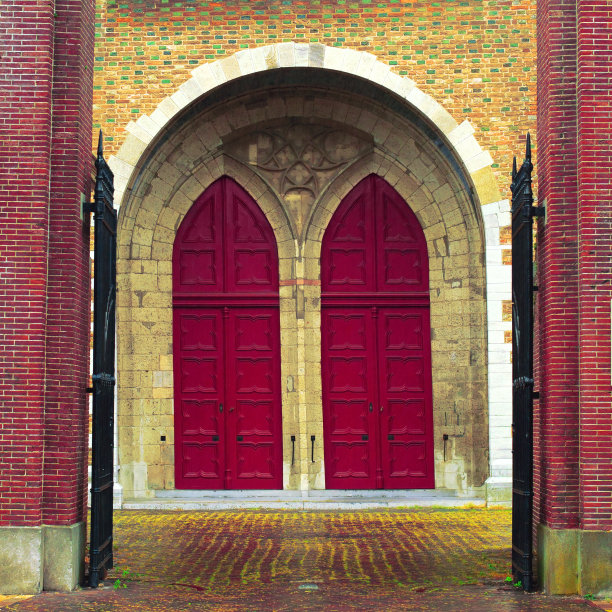 通往荷兰教堂的大门图片下载