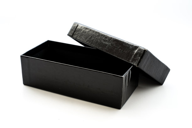 黑盒在白色隔离图片下载