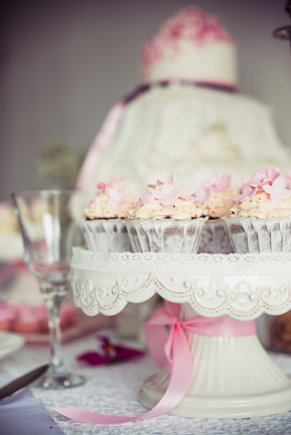 婚礼蛋糕和松饼图片下载