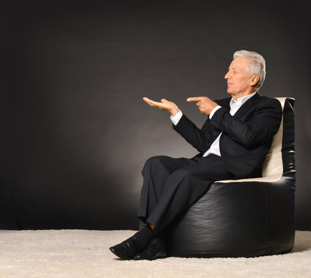 严重的成熟的商人图片下载