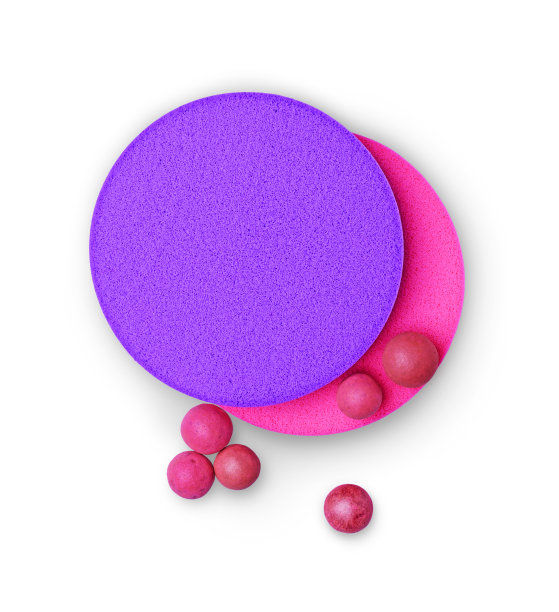 化妆海绵和腮红球图片下载