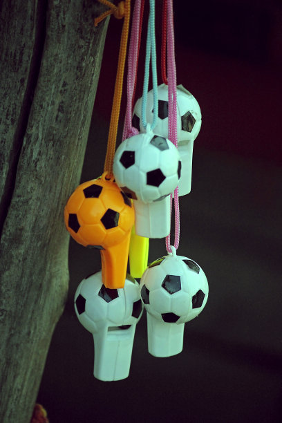 口哨足球形状出售图片下载