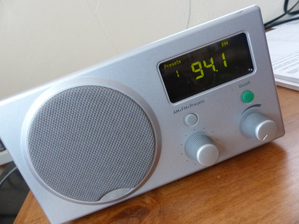 小型调频收音机图片下载