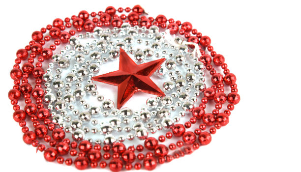 收集圣诞星星饰品，孤立在白色。图片下载