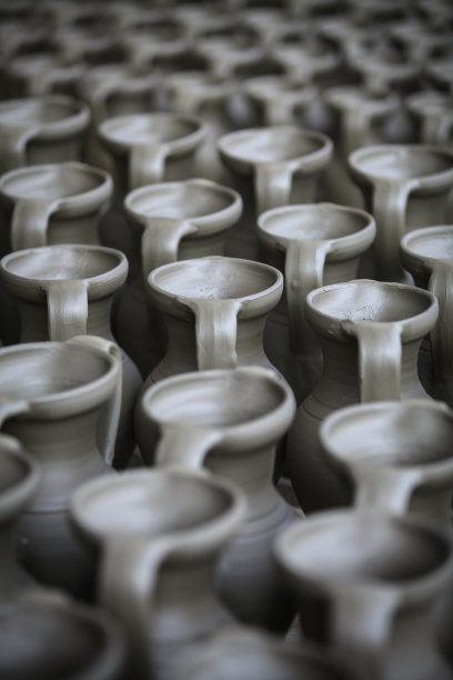 待晾干的陶器图片下载