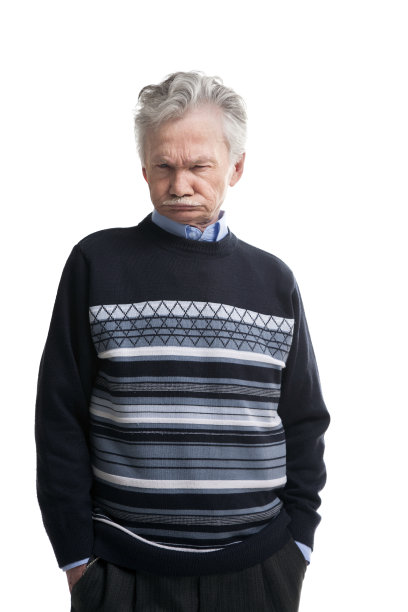 严肃的老人图片下载