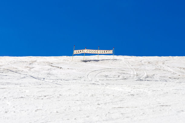 斜坡上的信号图片下载