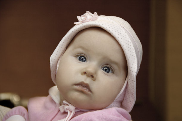 小女孩的肖像图片下载