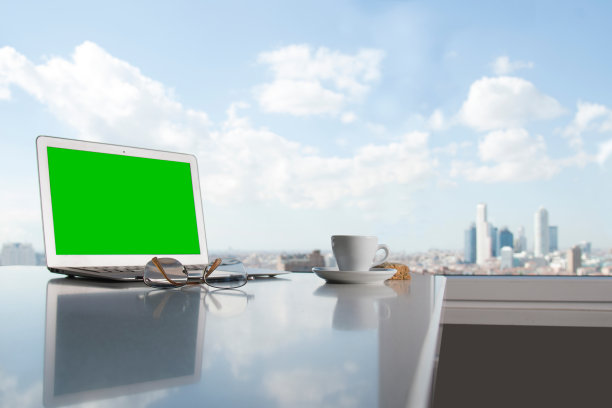 空白笔记本电脑屏幕办公环境图片下载