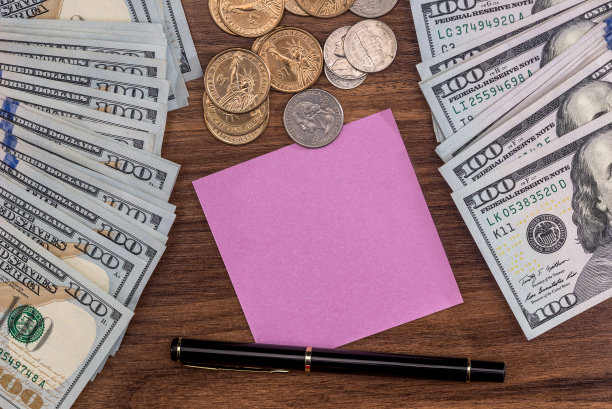 干净的纸，笔和美元。图片下载