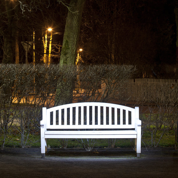 公园的长椅上图片下载