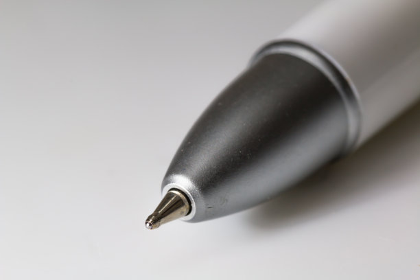 白色背景上的钢笔图片下载