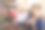 年长的丈夫正在给妻子送礼物图片下载