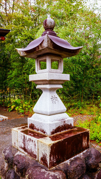 日本著名古村落石灯图片下载