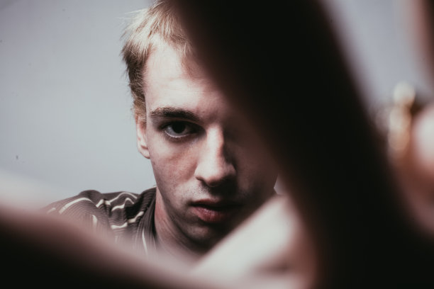 独自一人图片下载