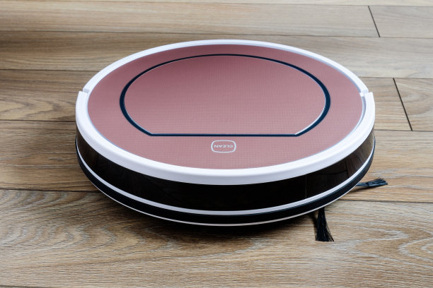 机器人真空吸尘器对木地板的智能清洁技术素材图片