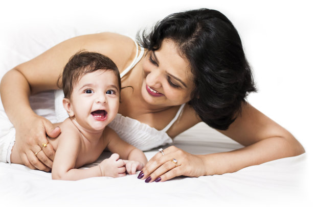 印度母亲与婴儿图片下载