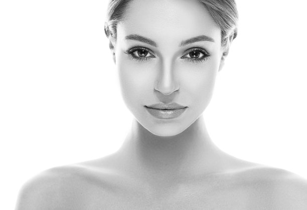 美丽的女人面对近工作室黑白图片下载