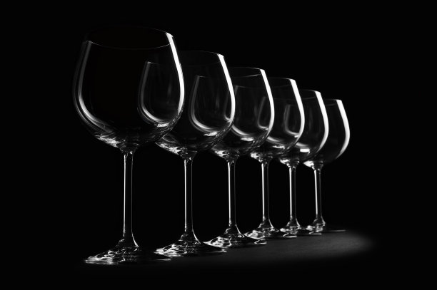 一排葡萄酒杯图片下载