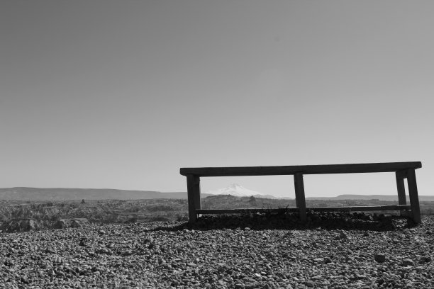 孤独的椅子图片下载