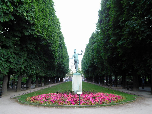 法国巴黎的卢森堡花园图片下载